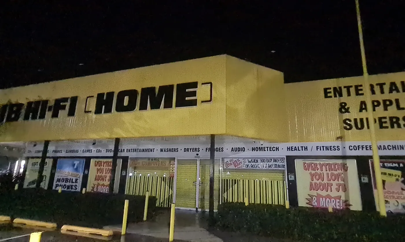 JB Hi-Fi Home – Building clean